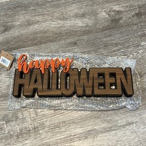 NWT Happy Halloween Wooden Sign Decor